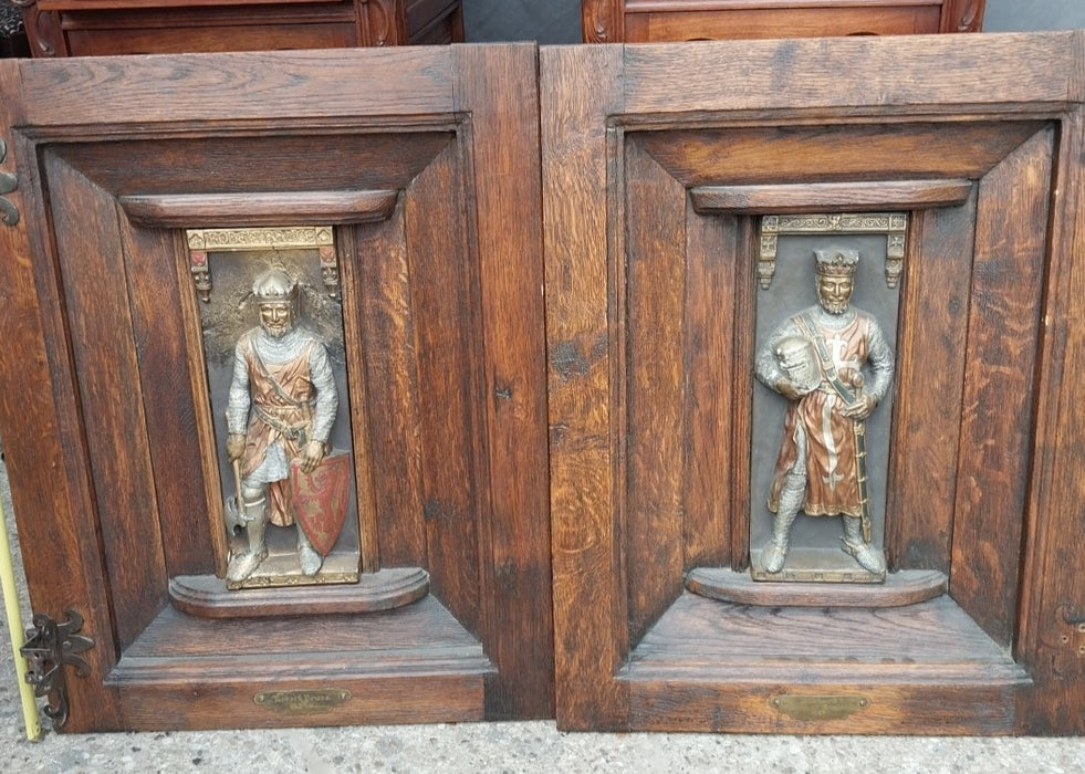 PAIR OF OAK DOORS WITH METAL FIGURES OF KING RICHARD AND ROBERT BRUCE