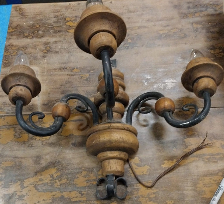 SINGLE CURVED WOOD AND IRON WALL SCONCE