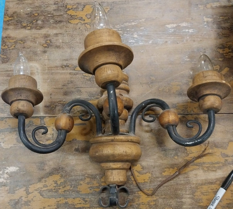 SINGLE CURVED WOOD AND IRON WALL SCONCE