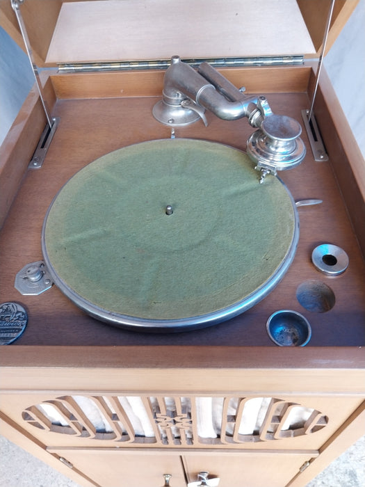 AS FOUND LIGHT MAHOGANY VICTROLA