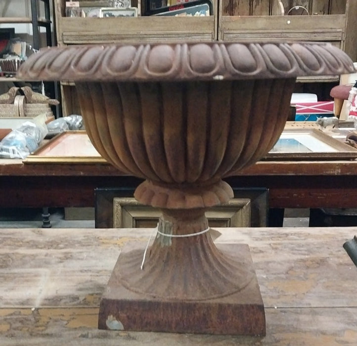 LARGE CAST IRON URN PLANTER