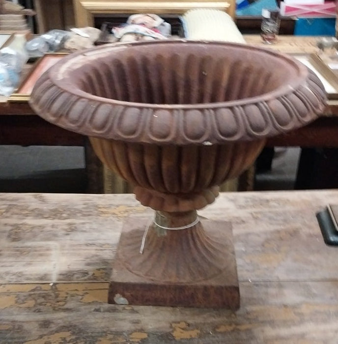 LARGE CAST IRON URN PLANTER