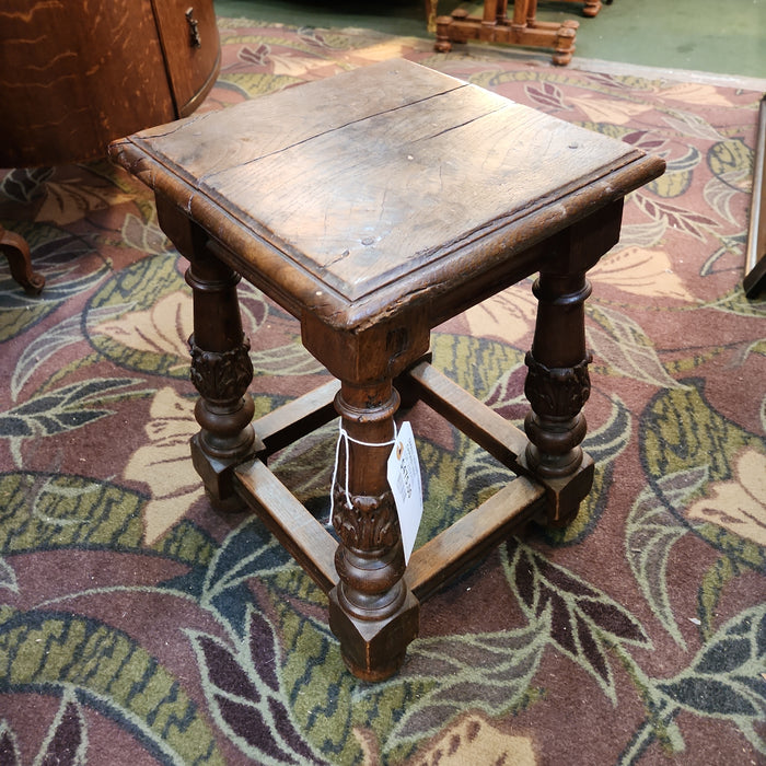 SMALL SQUARE TABORET WITH CARVED LEGS