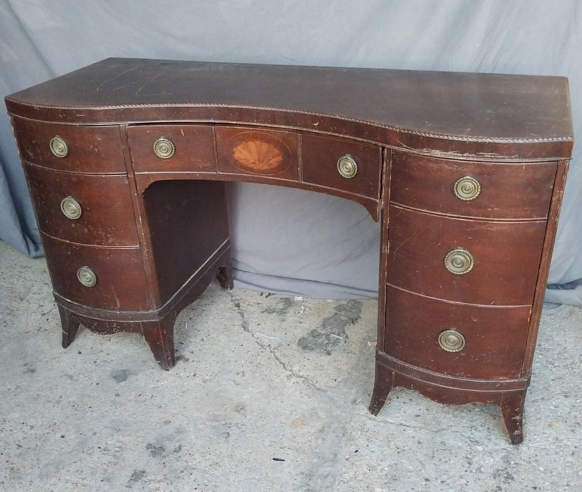 FEDERAL STYLE CURVED DESK