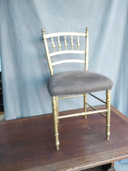 GILTWOOD SPINDLE BACK SIDE CHAIR