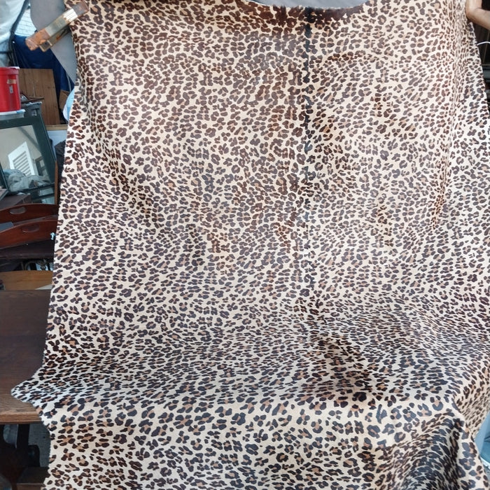 COWHIDE LEOPARD PRINT RUG