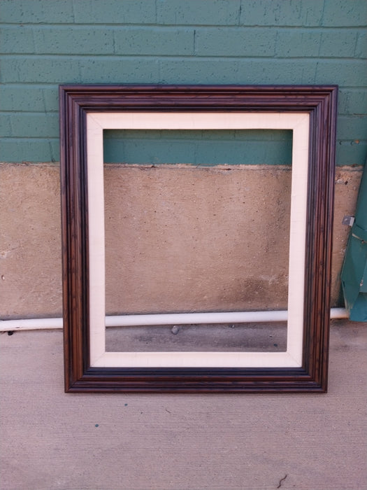 DARK OAK FRAME WITH LINEN FILET