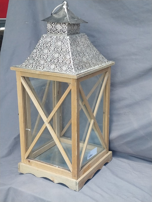 LARGE WOOD LANTERN