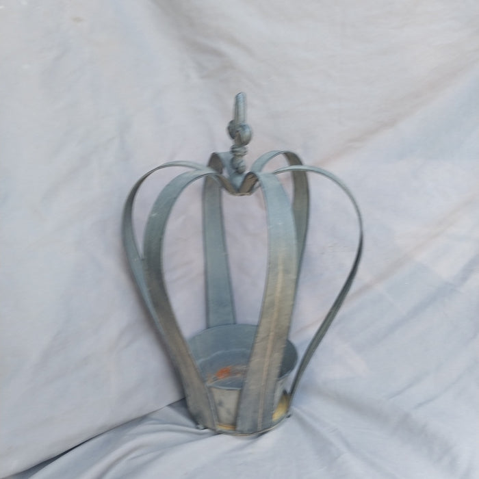 IRON CROWN PLANTER