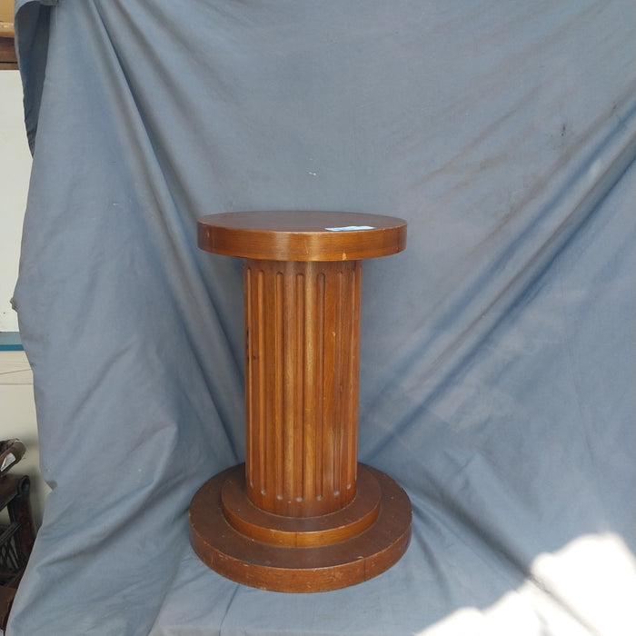 SHORT MAHOGANY COLUMN PESDESTAL