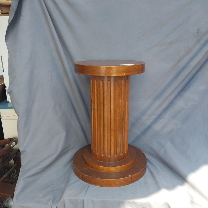 SHORT MAHOGANY COLUMN PESDESTAL