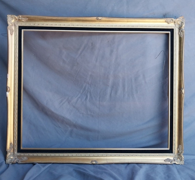 GILT FRAME WITH BLACK VELVET FILET-AS FOUND