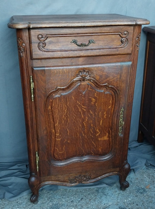 LOUIS XV OAK LIFT TOP CABINET