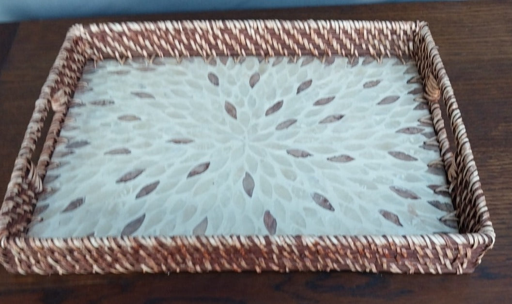 RECTANGULAR WOVEN TRAY WITH BLACK AND WHITE BOTTOM