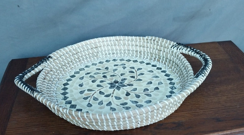 ROUND WOVEN TRAY WITH HANDLES