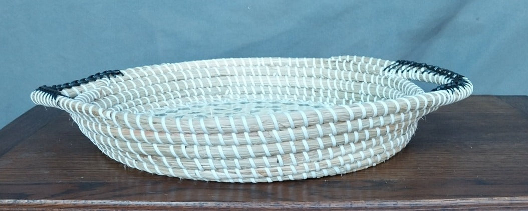 ROUND WOVEN TRAY WITH HANDLES