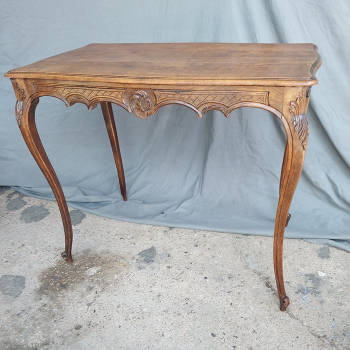 LOUIS XV BEECH TURTLETOP TABLE