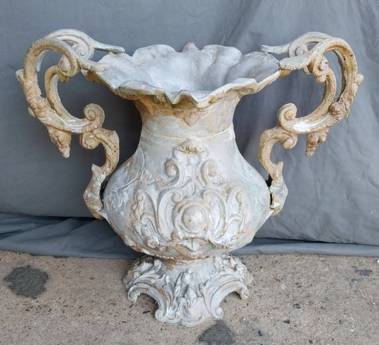CAST ALUMINUM URN