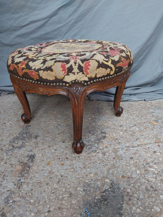 ROUND PETITE PAINTED FRENCH STOOL