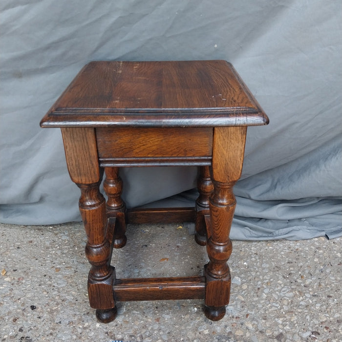 SMALL DARK OAK SIMPLE TABORET