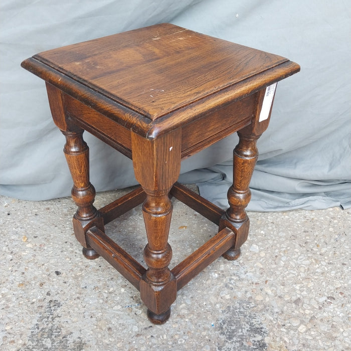 SMALL DARK OAK SIMPLE TABORET