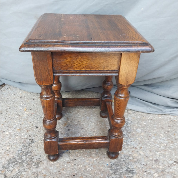 SMALL DARK OAK SIMPLE TABORET