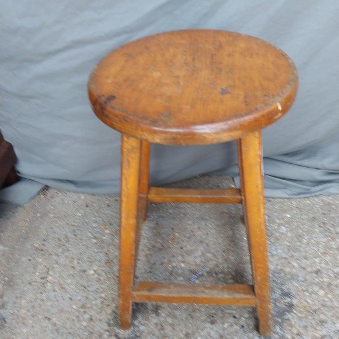 PINE CANTED LEG STOOL
