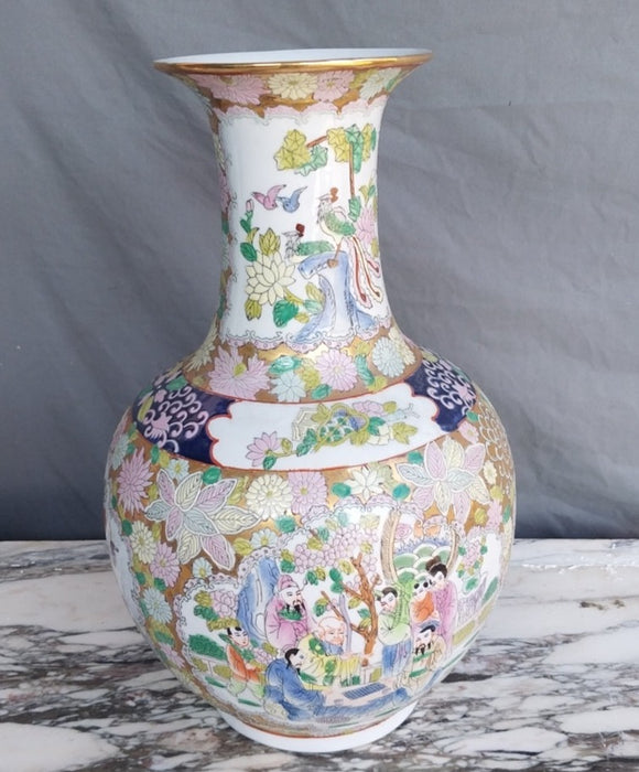 POLYCHROME JAPANESE VASE WITH ELDERS