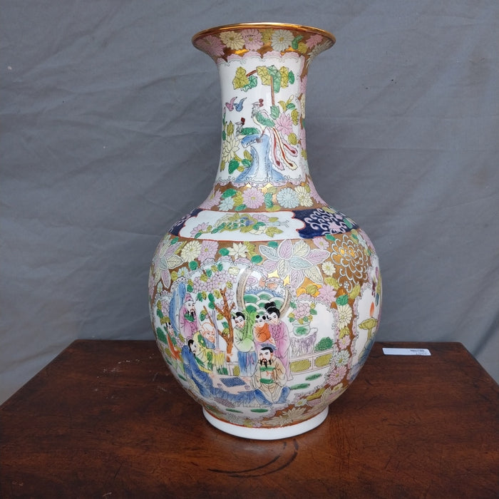 POLYCHROME JAPANESE VASE WITH ELDERS