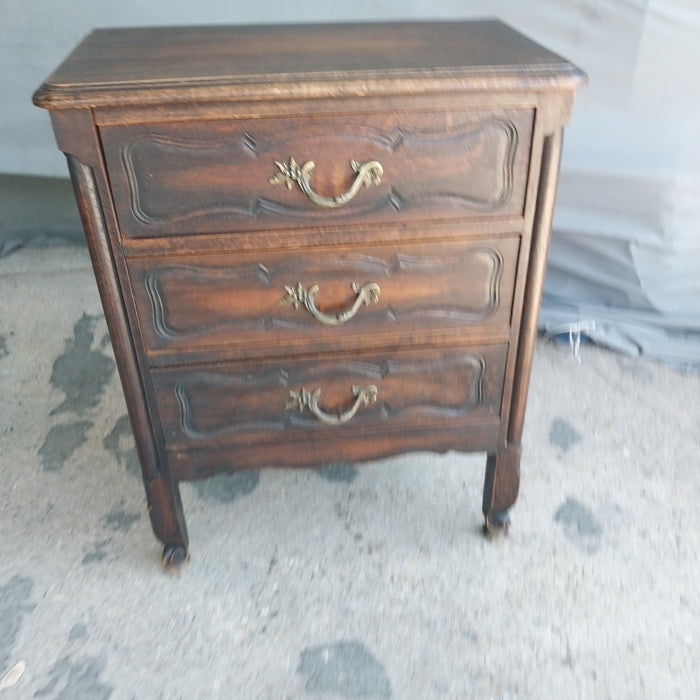 3 DRAWER FRENCH OAK SIDE CHEST WITH LARGE DRAWERS