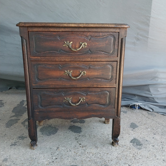 3 DRAWER FRENCH OAK SIDE CHEST WITH LARGE DRAWERS