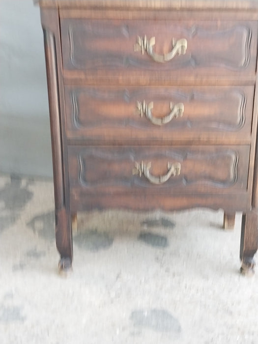3 DRAWER FRENCH OAK SIDE CHEST WITH LARGE DRAWERS