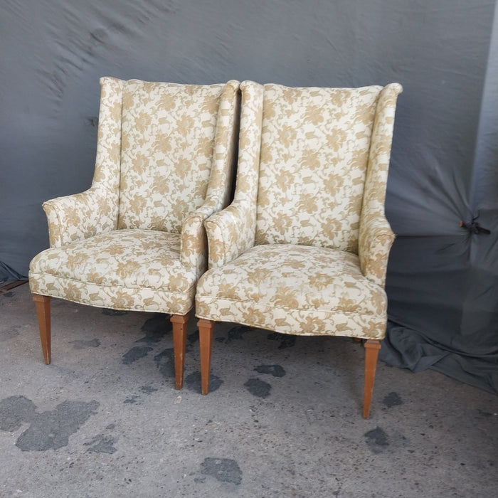 PAIR OF VINTAGE YELLOW UPHOLSTERED CHAIRS WITH TAPERED LEGS