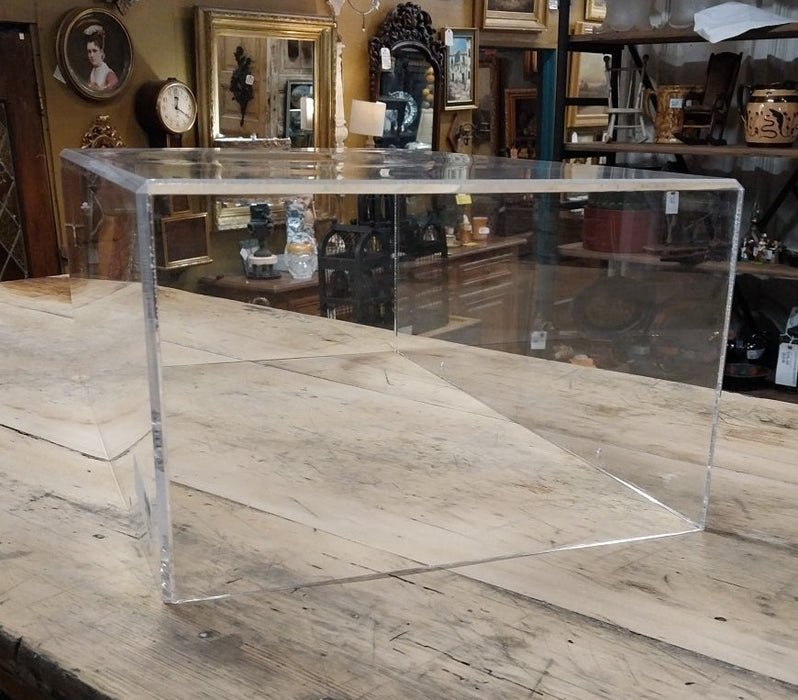 ACRYLIC BOX 21 X 12 X 8