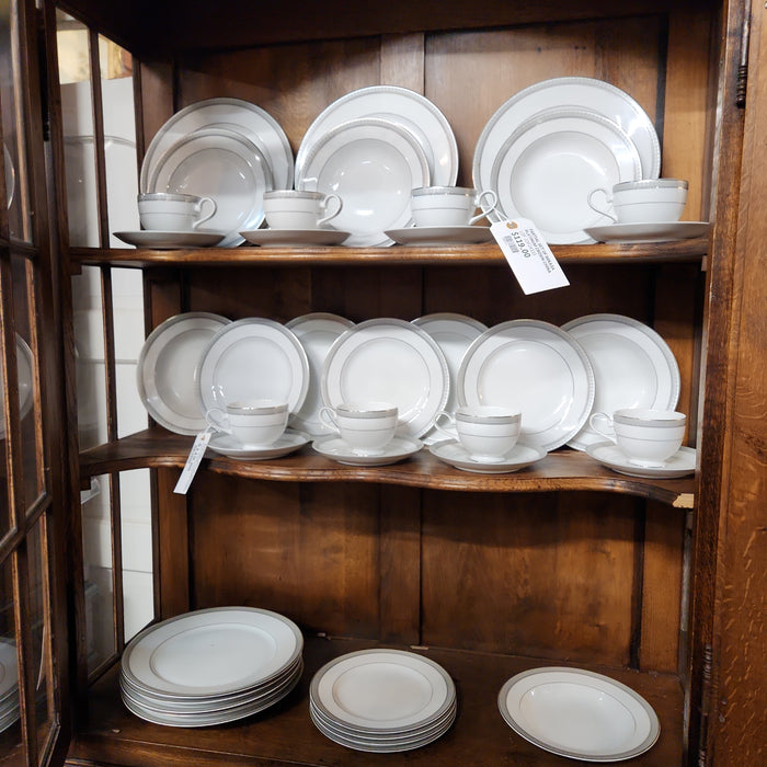 PARTIAL SET OF MIKASA PLATINUM CROWN CHINA