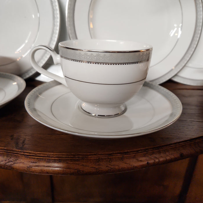 PARTIAL SET OF MIKASA PLATINUM CROWN CHINA