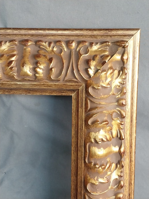 SMALL CARVED GILT WOOD FRAME