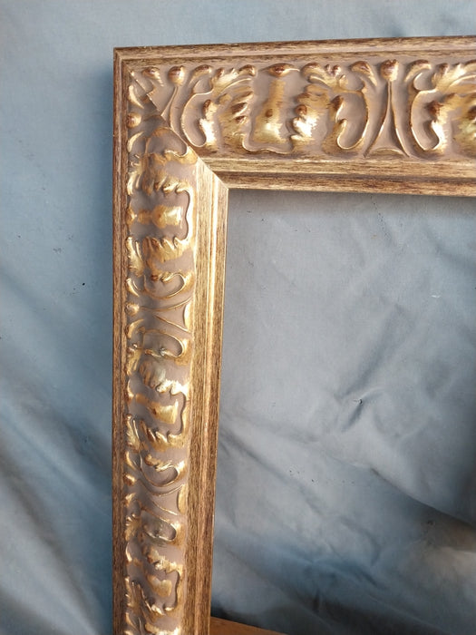 SMALL CARVED GILT WOOD FRAME