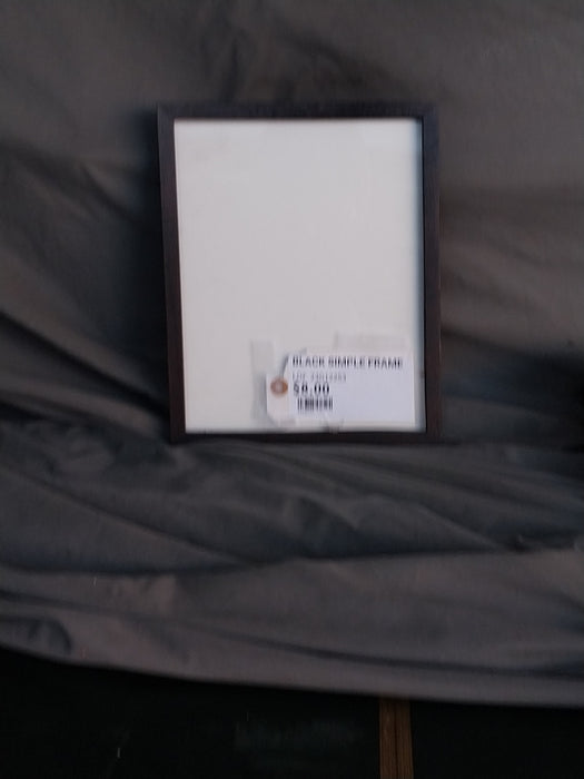 BLACK SIMPLE FRAME