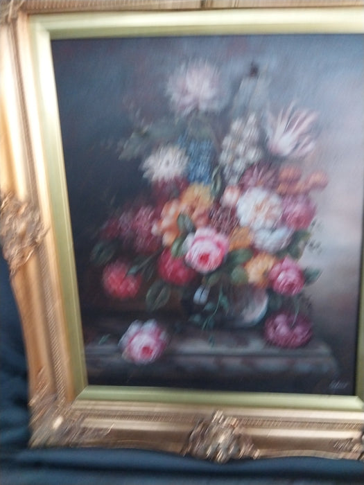 LARGE GILT FRAMED FLORAL OIL PAINTING