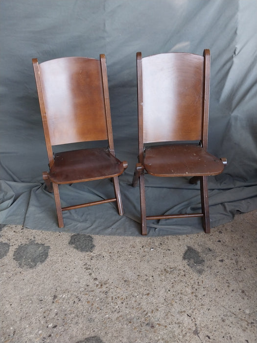 PAIR OF 1940'S WOOD FOLDING CHILD CHAIRS