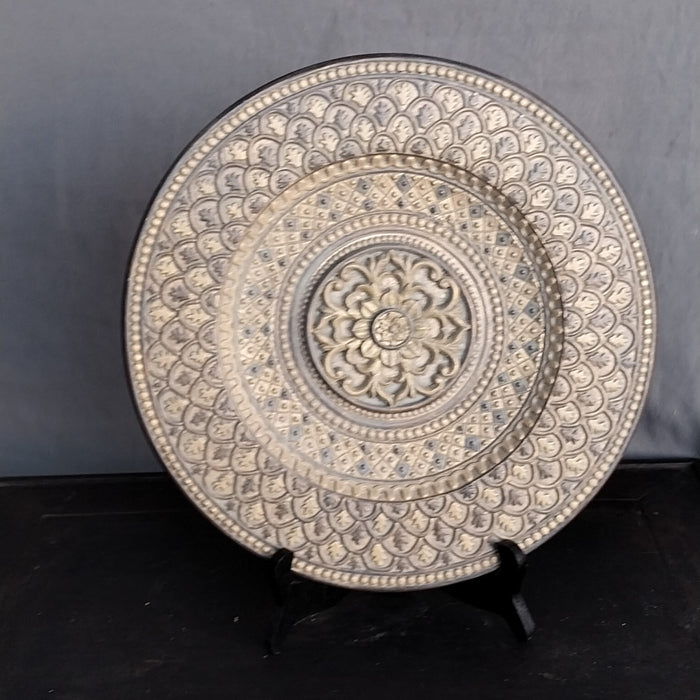 RESIN MANALA PLATE ON STAND
