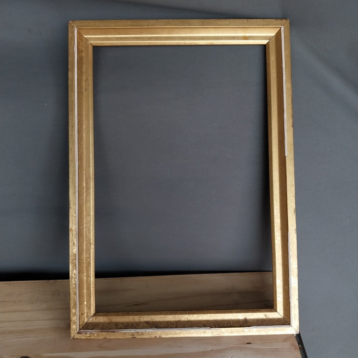 MEDIUM GOLD FRAME