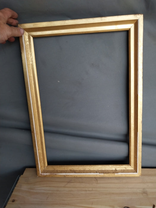 MEDIUM GOLD FRAME
