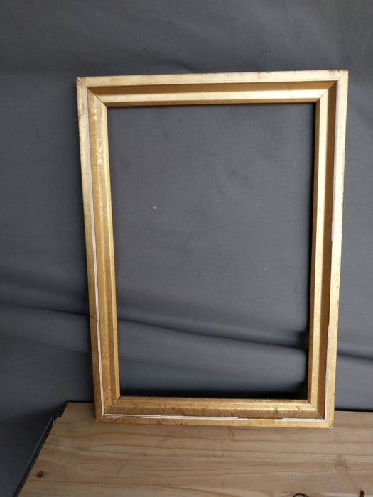 MEDIUM GOLD FRAME