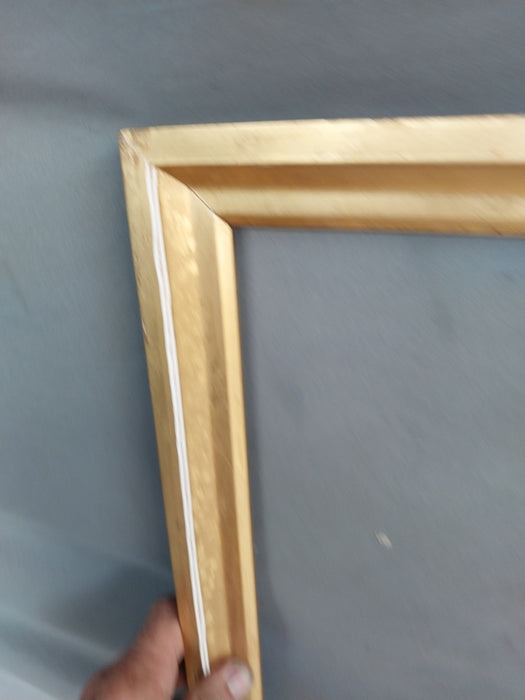 MEDIUM GOLD FRAME