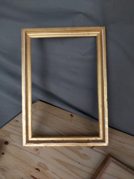 MEDIUM GOLD FRAME