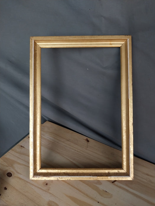 MEDIUM GOLD FRAME