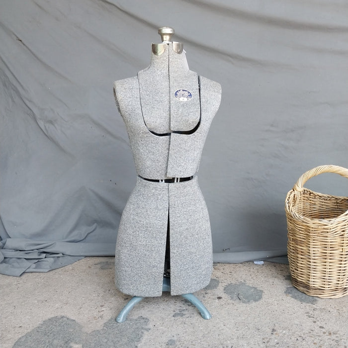 VINTAGE ACME ADJUSTABLE SIZE A DRESS FORM Lots of Furniture VINTAGE ACME ADJUSTABLE SIZE A DRESS FORM Lots of Furniture