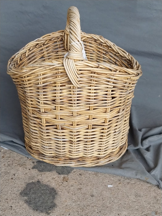 VINTAGE BASKET WITH HANDLE
